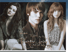 Tablet Screenshot of lovetriangle-alecvulturi.blogspot.com