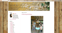 Desktop Screenshot of growingupgracefully.blogspot.com